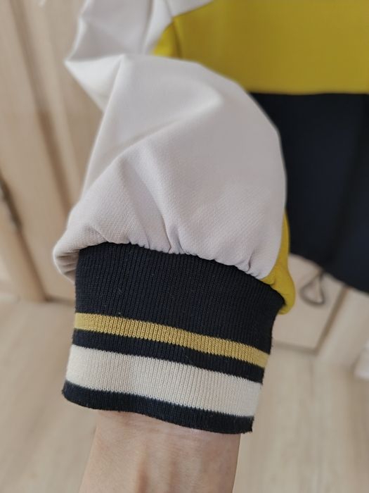 Zara. Женская кофта. Турция