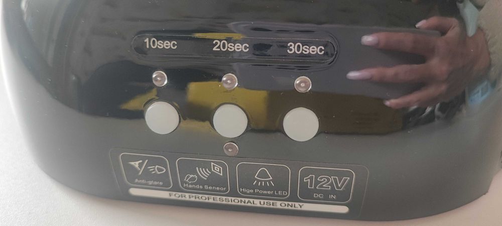 Лед лампа за маникюр