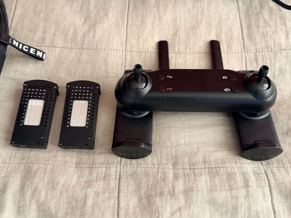 Продавам Дрон с две батерий