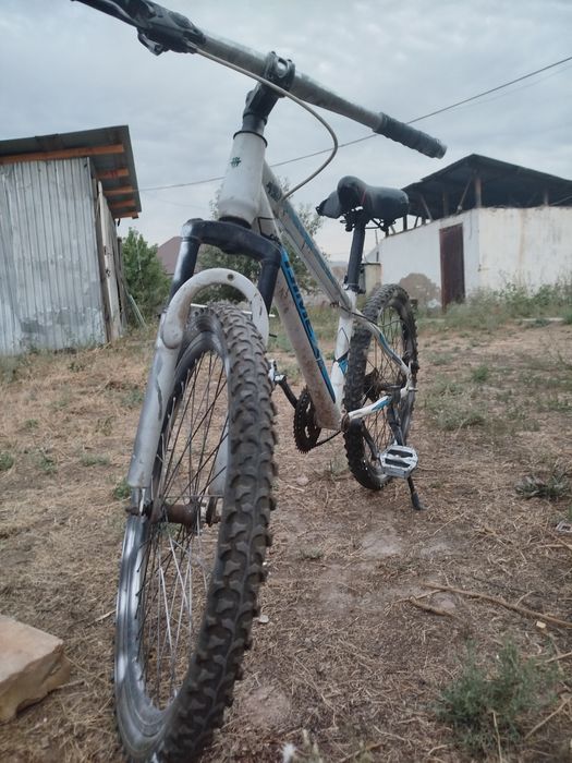 Велосипед продам за 8500 срочно