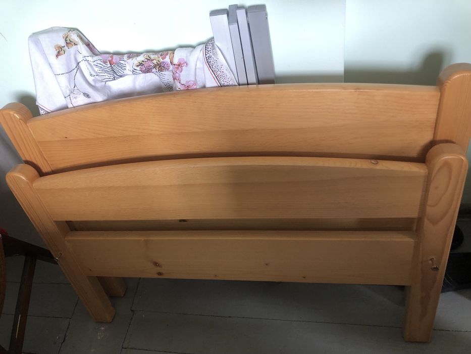 Легла естествено дърво масив 90/190 легло