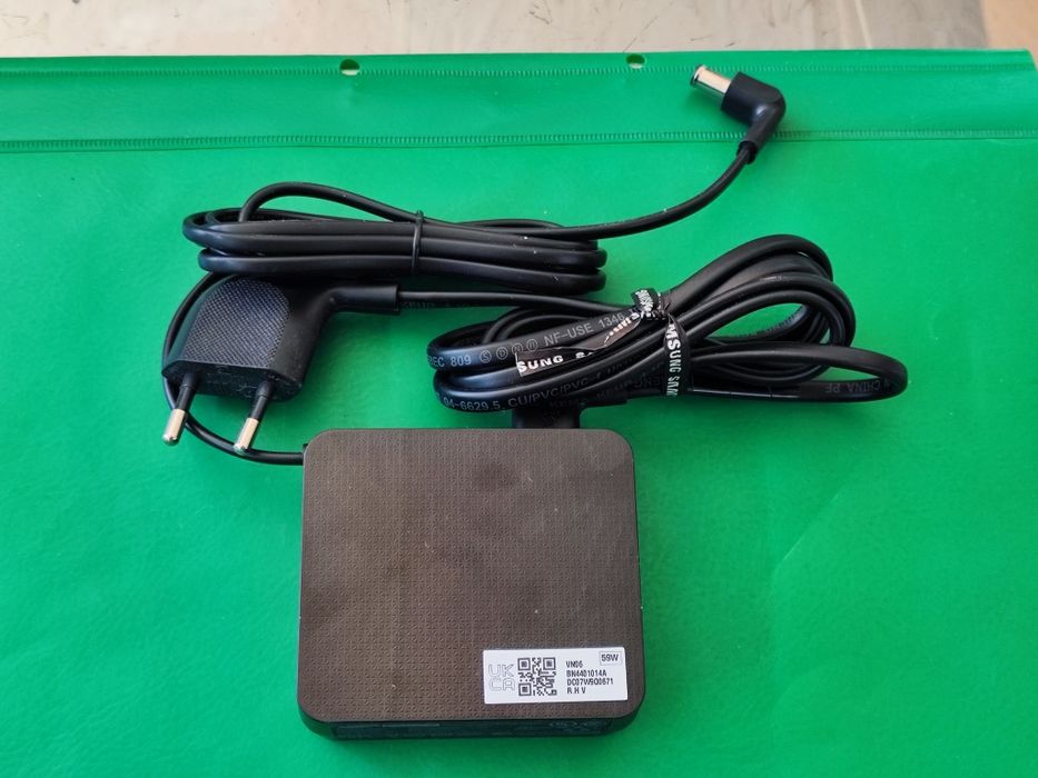 Оригинално зарядно за телевизор samsung