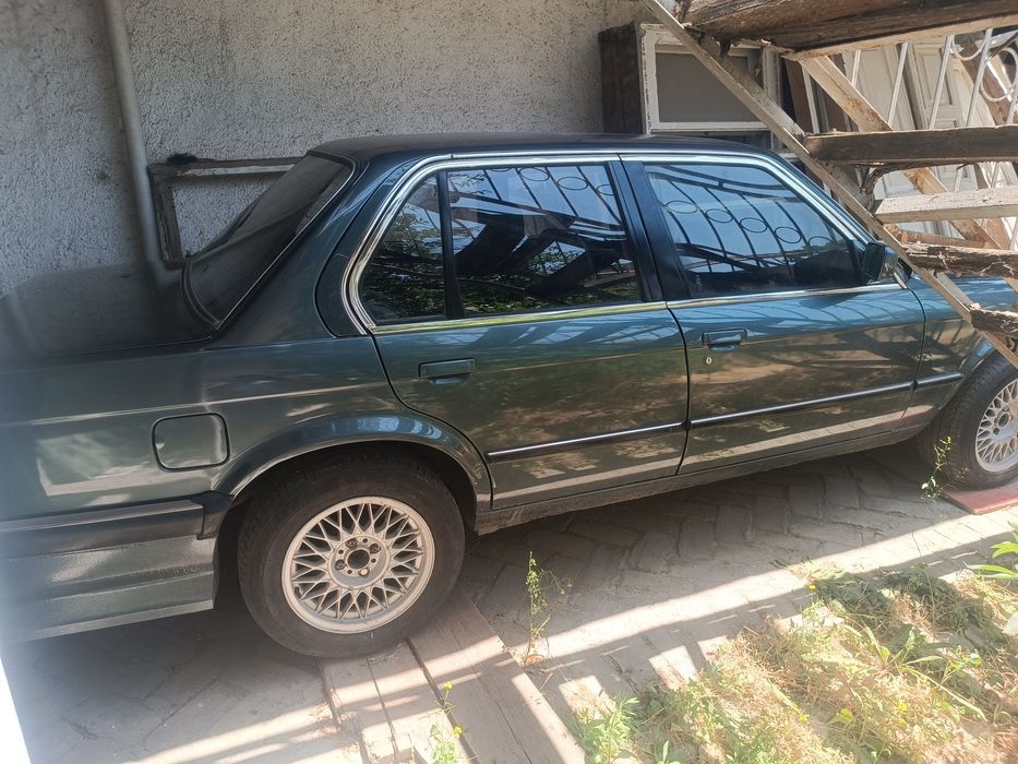 Автомашина BMW M20 E30