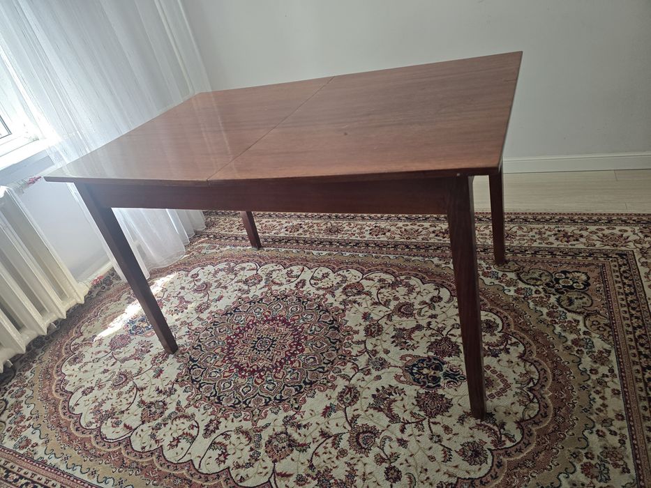 Продам кухонный стол 120*80