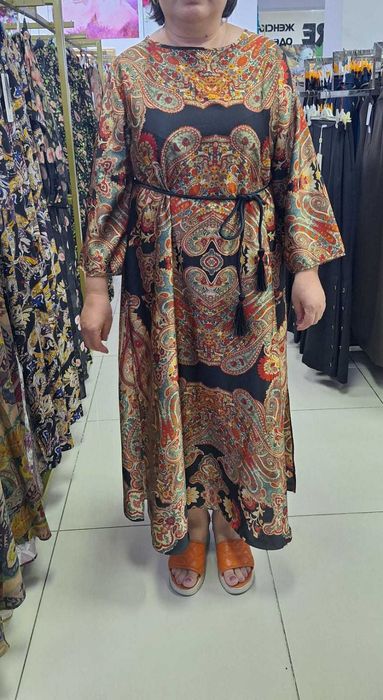 Продается женское платье