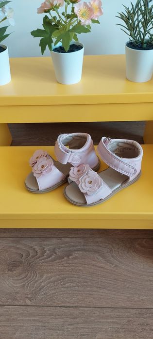 Нови бебешки сандали Mayoral 19 номер, H&M 18-19н, Nelli Blu 20н