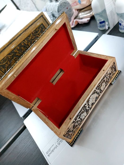 Шкатулка Сарпо кутича тилла буйумлар учун