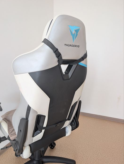 Кресло компьютерное ThunderX3