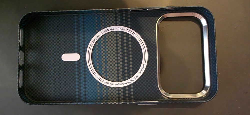 iPhone 17 pro max кейс