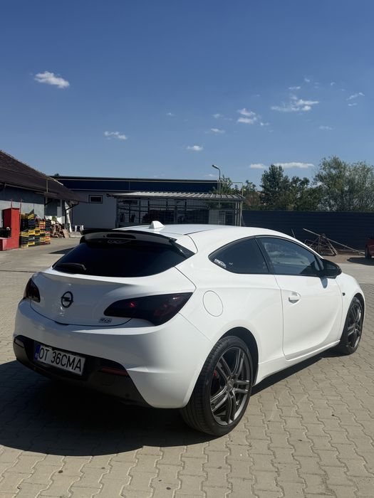 Opel astra j GTC