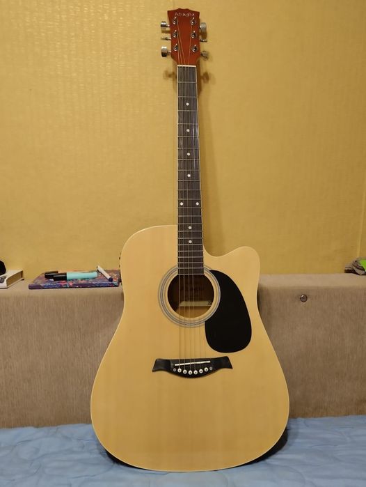 Срочно продам гитару