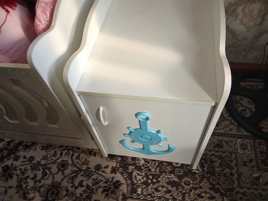 Devan. Bolalar krovati tobichka yangi