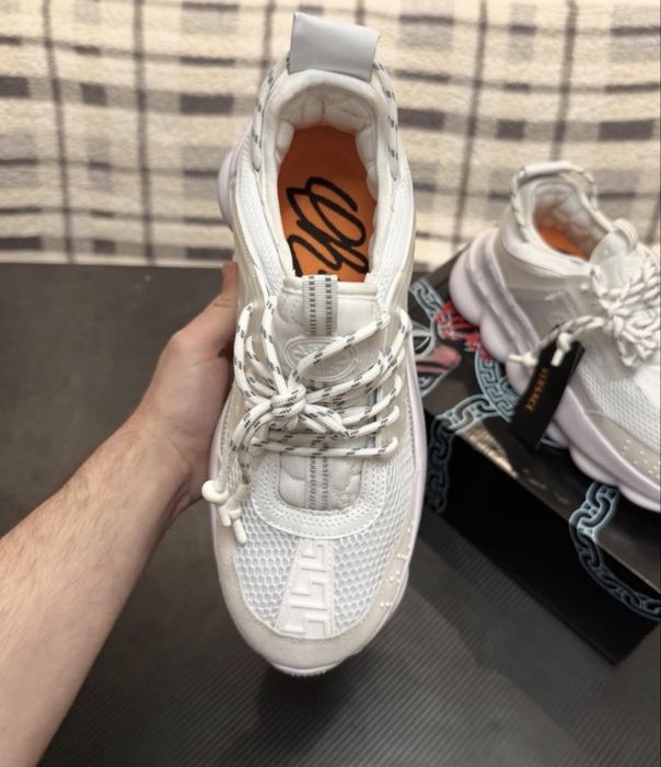 Versace chain reaction