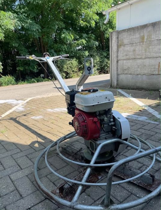 Vând finisor beton (elicopter) TREMIX G903B, motor Honda GX160 – preț bun, vând rapid!