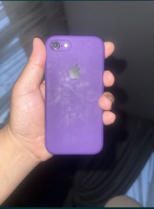 Продам айфон 7 128