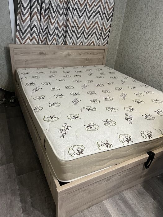 Продам кровать и комод. Торг