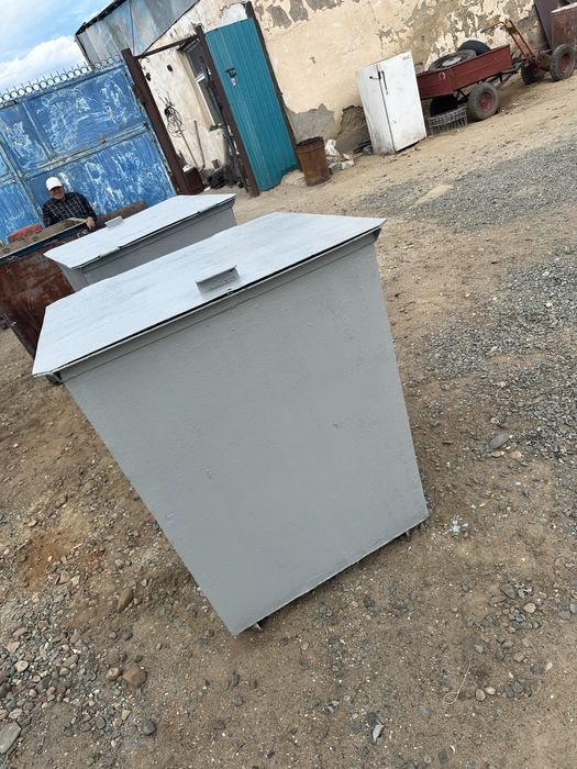 Мусорный бак Продам