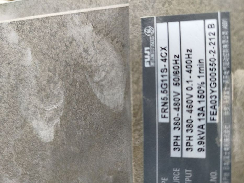 Частотнык chastotnik. 4.5 kw, 2,1 kw. 3 ta bor. Rabochi holati zor.