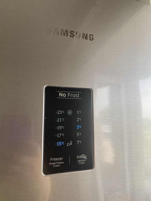 Продаю холодильник Samsung