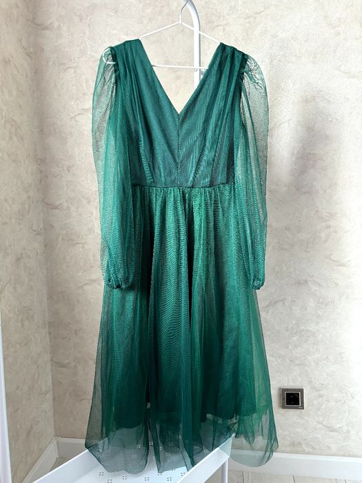 Платье изумрудного цвета 40-42 размера
