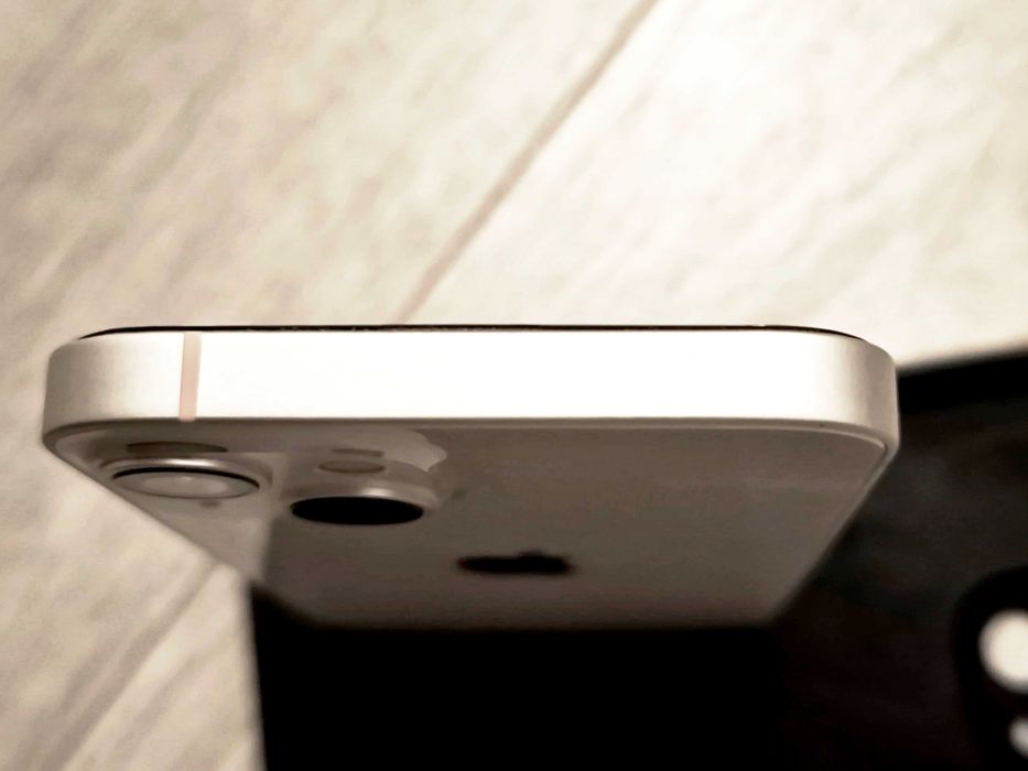 Iphone 13 cumpărat nou de la eMag nici o urmă ca din cutie