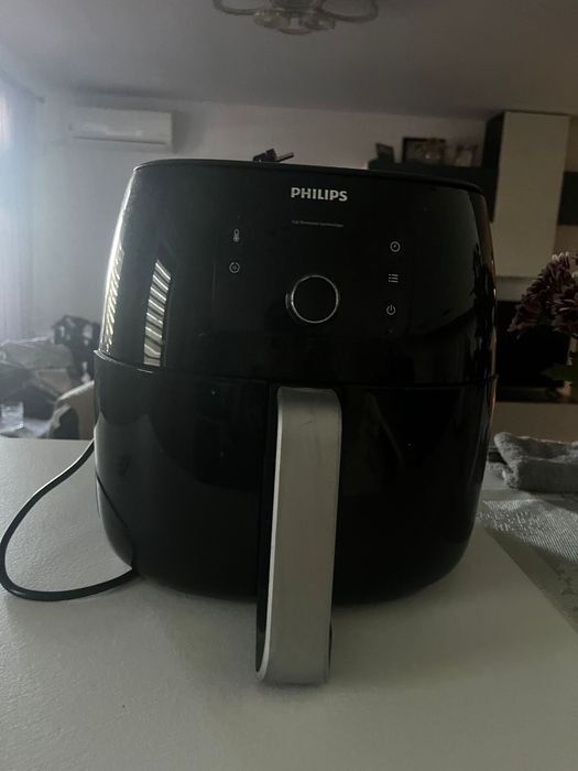 Friteuza cu aer cald Philips de 7.3 litri