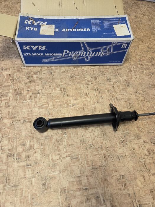 Амортизатор на Мицубисси