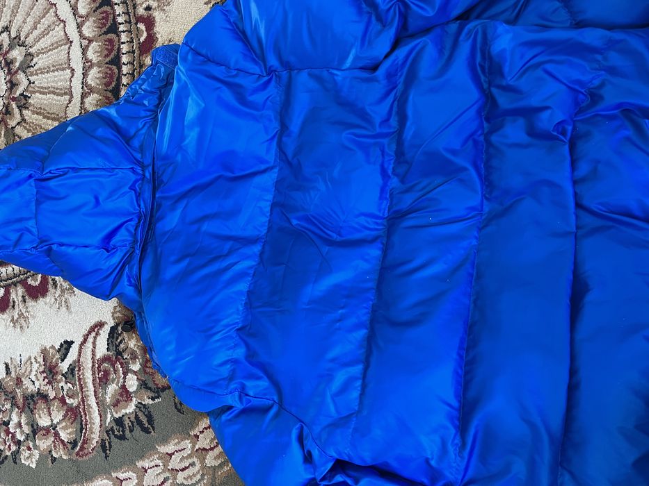 Синий пуховик Adidas