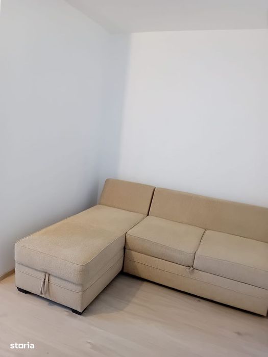 Titan Piata Minis parc metrou prima inchiriere