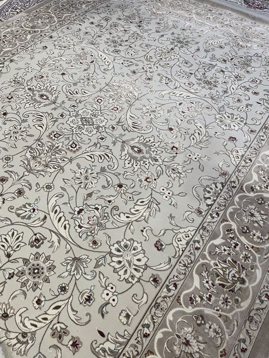 Продается ковер турецкий 2,5 на 3,5 метра