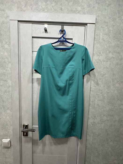 Продам летние, нарядные платья