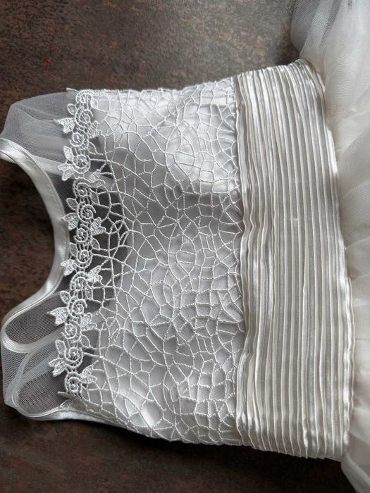 Rochie elegantă botez/ nunta  fetiță , model deosebit