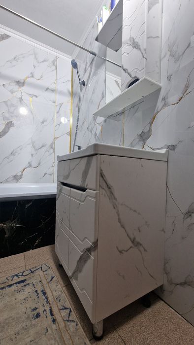 Раковина+зеркало в комплекте