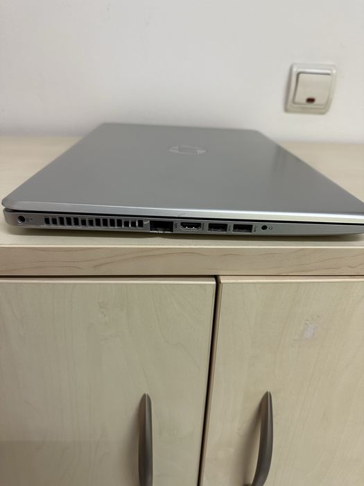 Laptop HP i5 de 17’