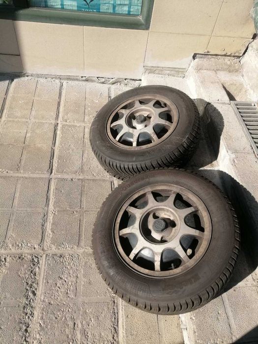 Всесезонни гуми с джанти