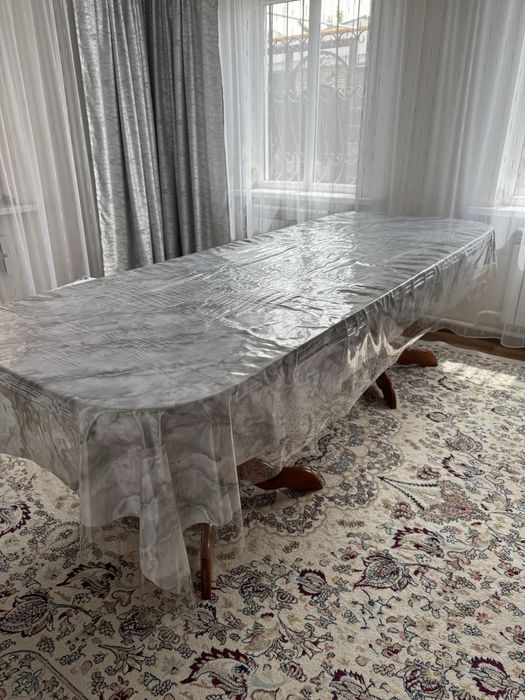 Продается качественный стол