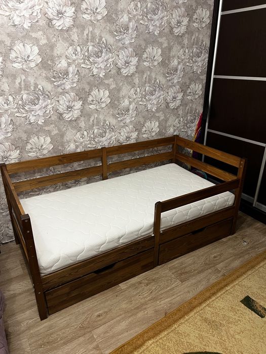 Продам детскую кровать.