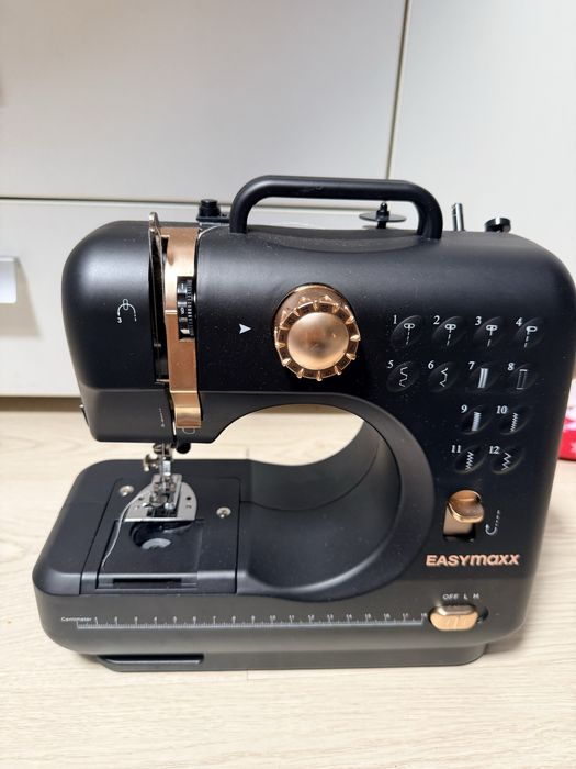 Masina de cusut easymaxx