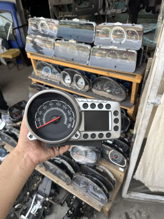 Spark tablo holati ideal  6oy garantiyasi bor