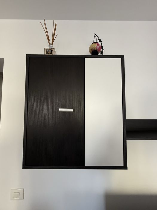 Mobilier living modular in stare foarte buna - comoda tv - dulap lateral - corp suspendat - raft suspendat