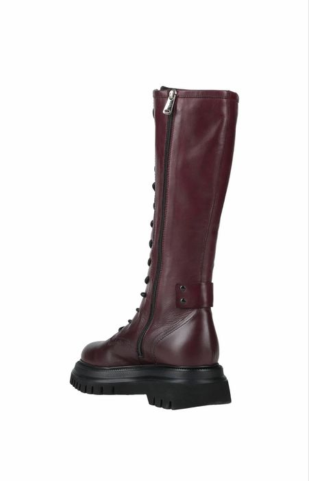 Сапоги женские. Кожа.