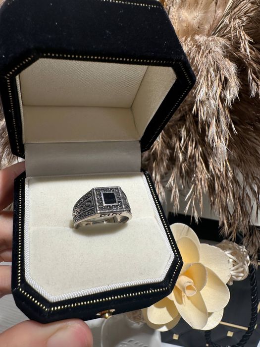 Серебряный шикарный перстень  Серебро 925 есть доставка