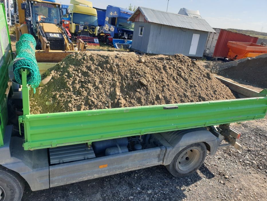 Inchiriez utilaje de construcții si autobasculante 8x4 , 7,5T