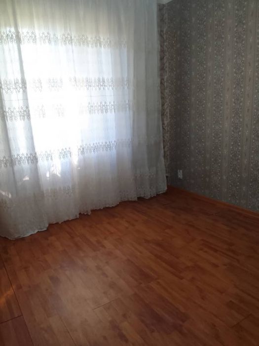 4 xonali kvartira sotiladi