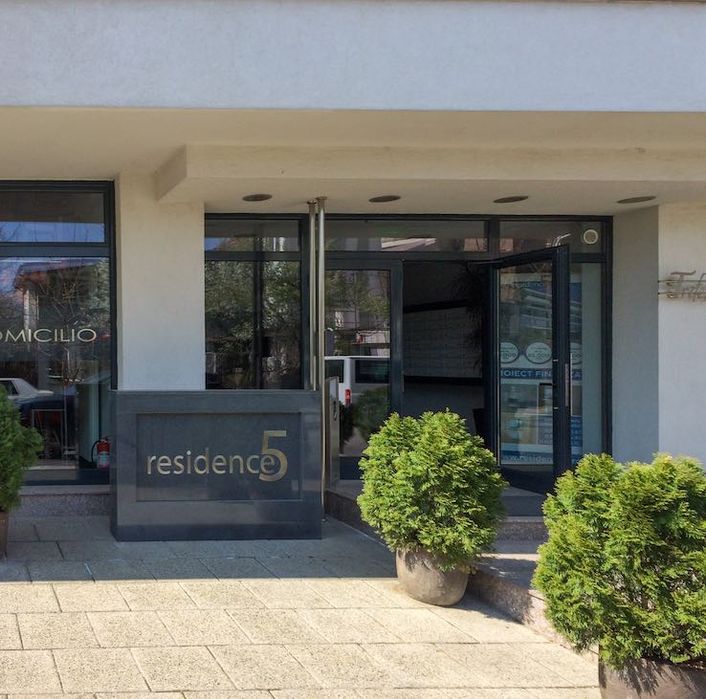 Garsonieră Aviației, 37 mp utili, terasă 12 mp (str. Trifești 5A)