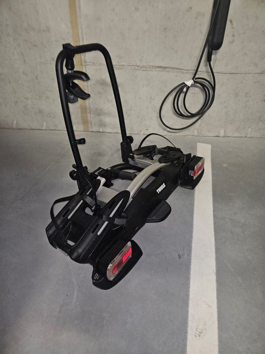 Багажник за велосипеди Thule за теглич – 2 велосипеда, със светлини