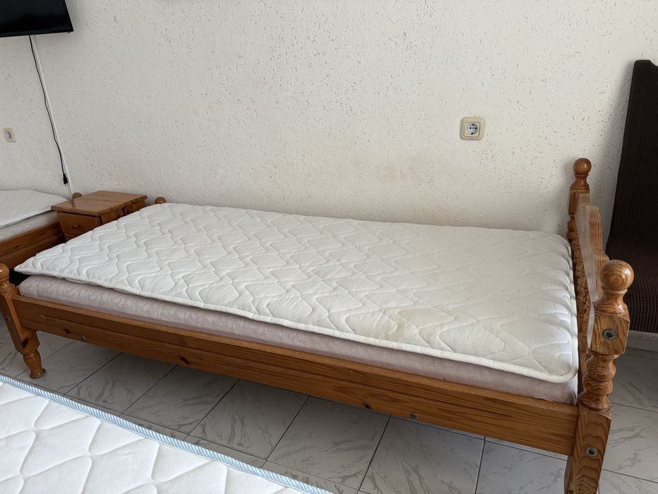Мебели от дърво -чам