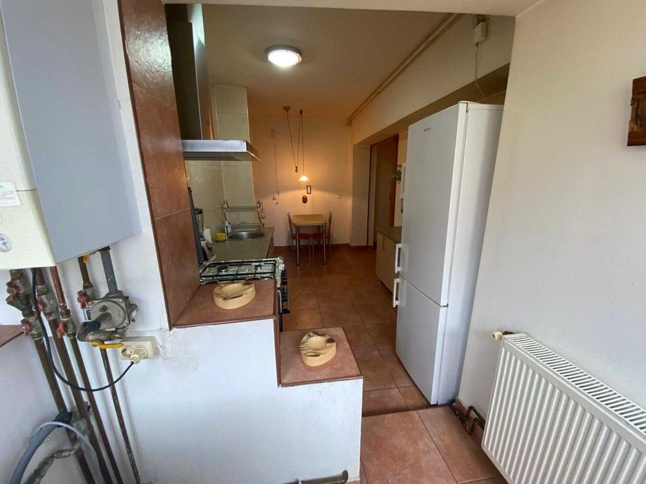 Închiriez apartament 4 camere zona Iancului