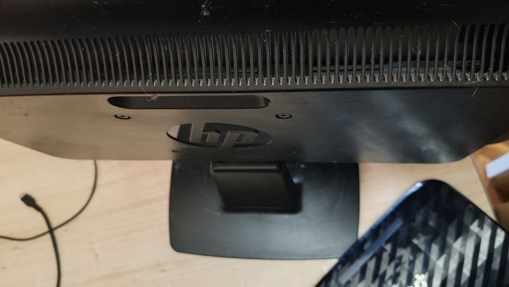 Monitor HP , tastatura si mouse