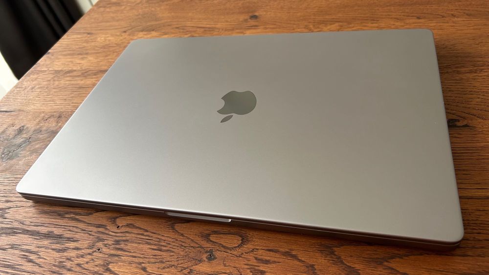 Macbook Pro 16 inch M1 16GB 512GB